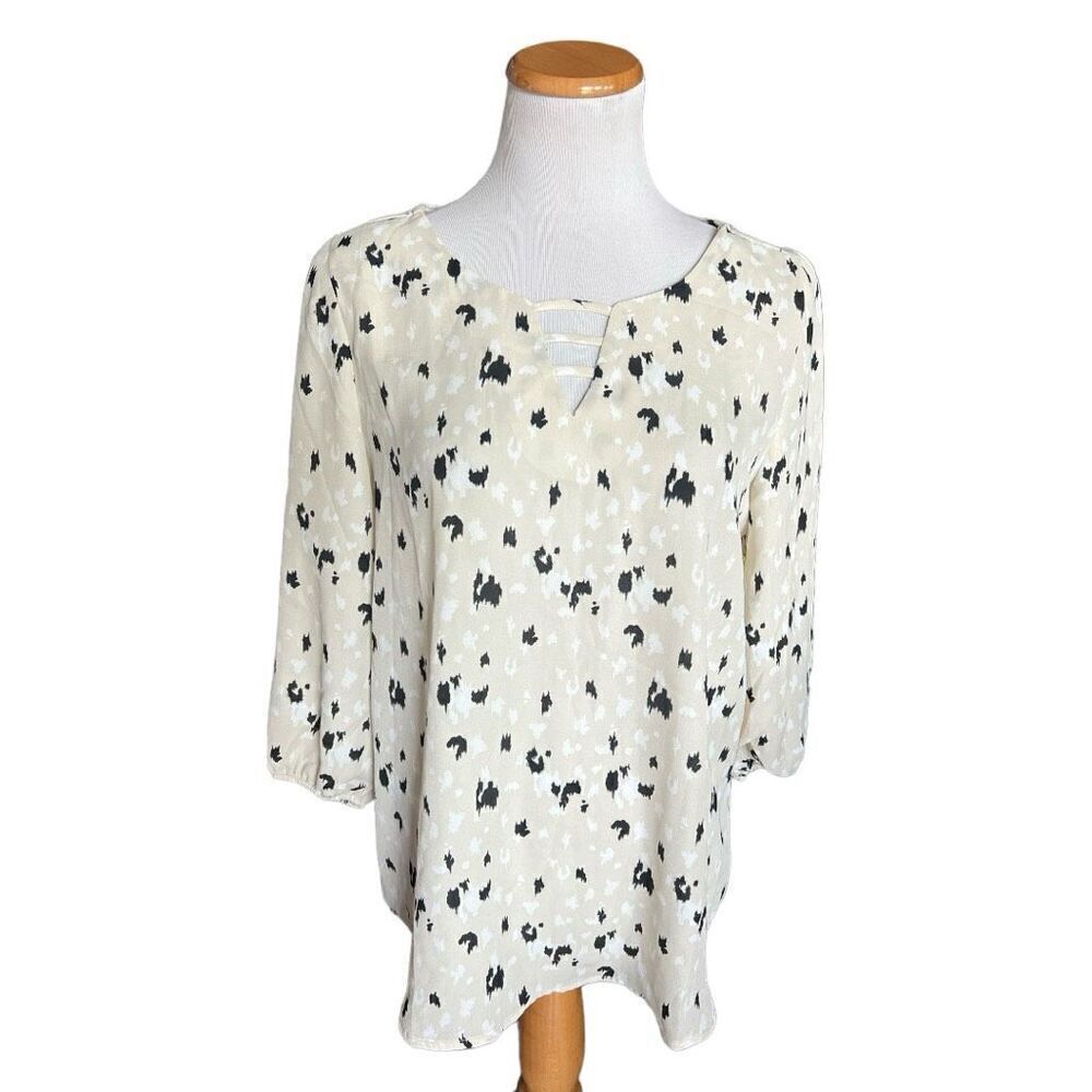 NWT Womens Misia Animal Print 3/4 Sleeve V Neck Laser Cut Top - Sz L